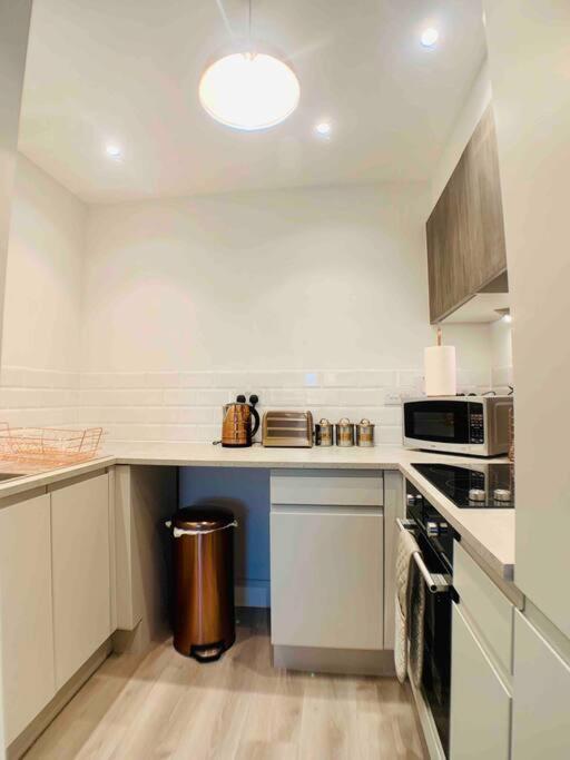 Appartamento Lovely Central Bournemouth Flat 10 Minute To Beach Esterno foto