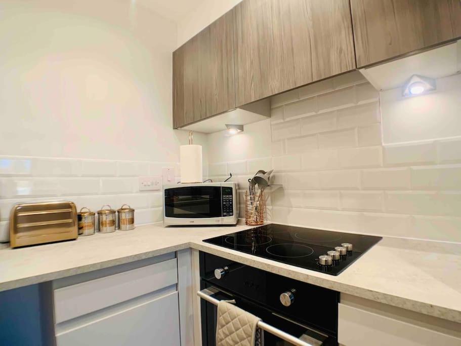 Appartamento Lovely Central Bournemouth Flat 10 Minute To Beach Esterno foto